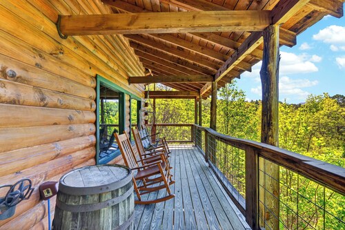 Hot Tub + Fire Pit + Wraparound Deck | All-Wood Cabin | Near Smokies + Townsend