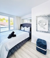 Basic Apartment | Iron/ironing board