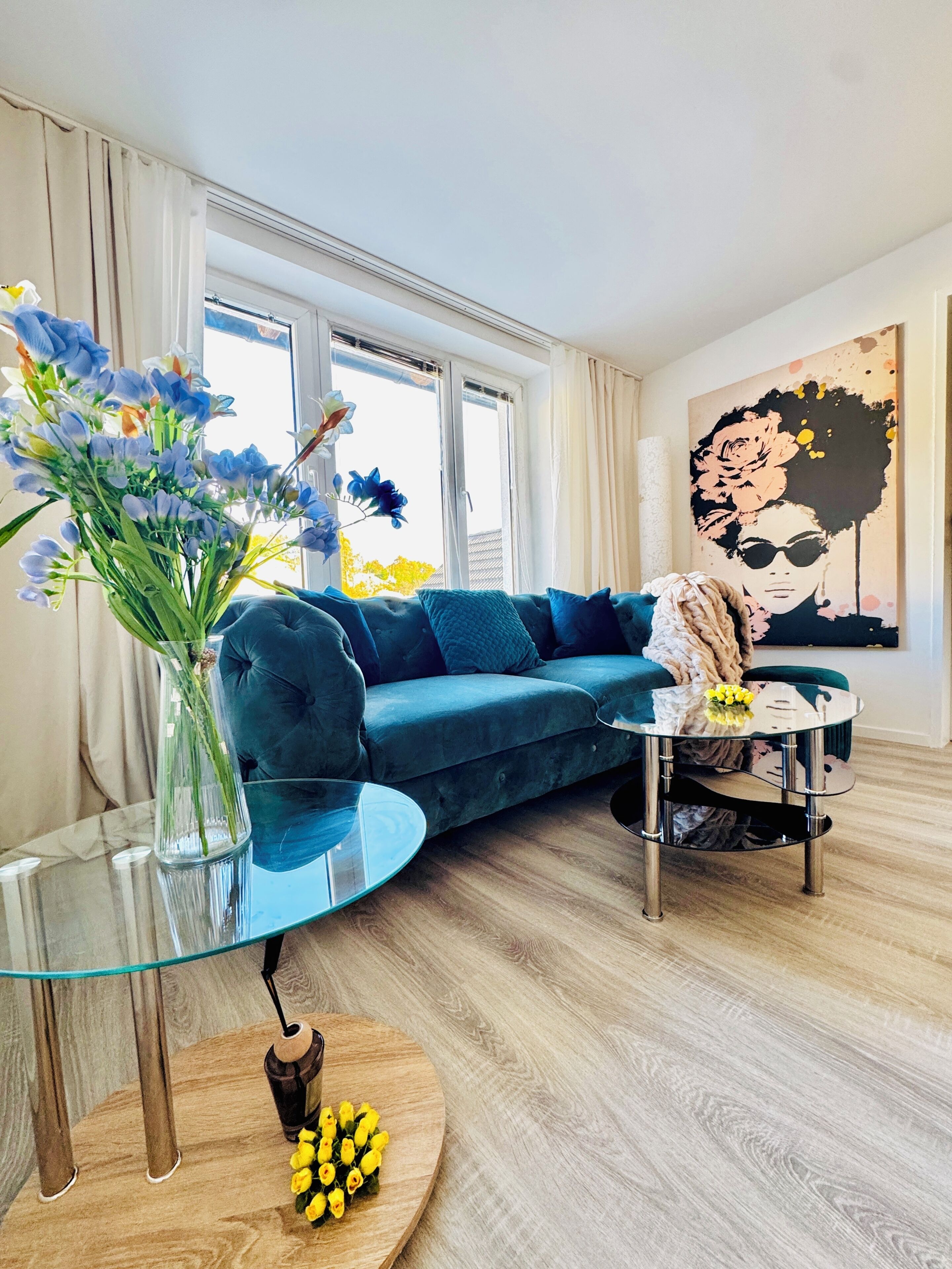 Basic Apartment | Living room