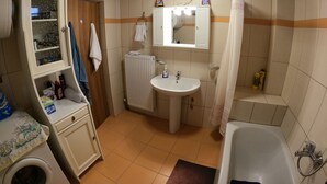 Hårføner, håndklær, såpe og toalettpapir