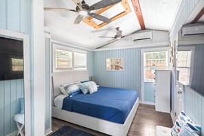 Room - Shared Pool + Backyard Lounge | Charming Cottage | Steps to Waterfront Dining (Key West)