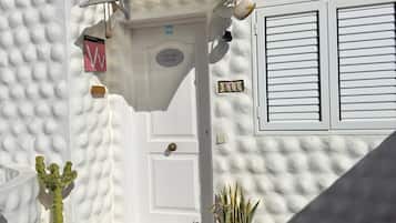 House, 2 Bedrooms, Accessible, Smoking | Exterior detail