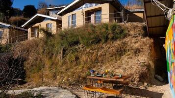 Triple Room, Mountain View | Outdoor dining