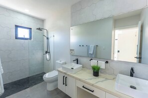 Shower - Modern Luxury Villa in Sosua Ocean Village (Sosúa)