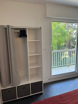 Room - Vrbo Property (Vannes)