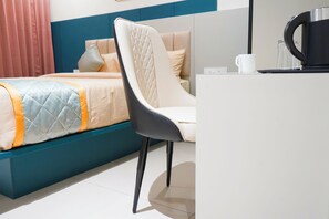 Desk, laptop workspace, free WiFi