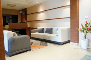 Lobby - Vi Grand Inn (Sathyamangalam)