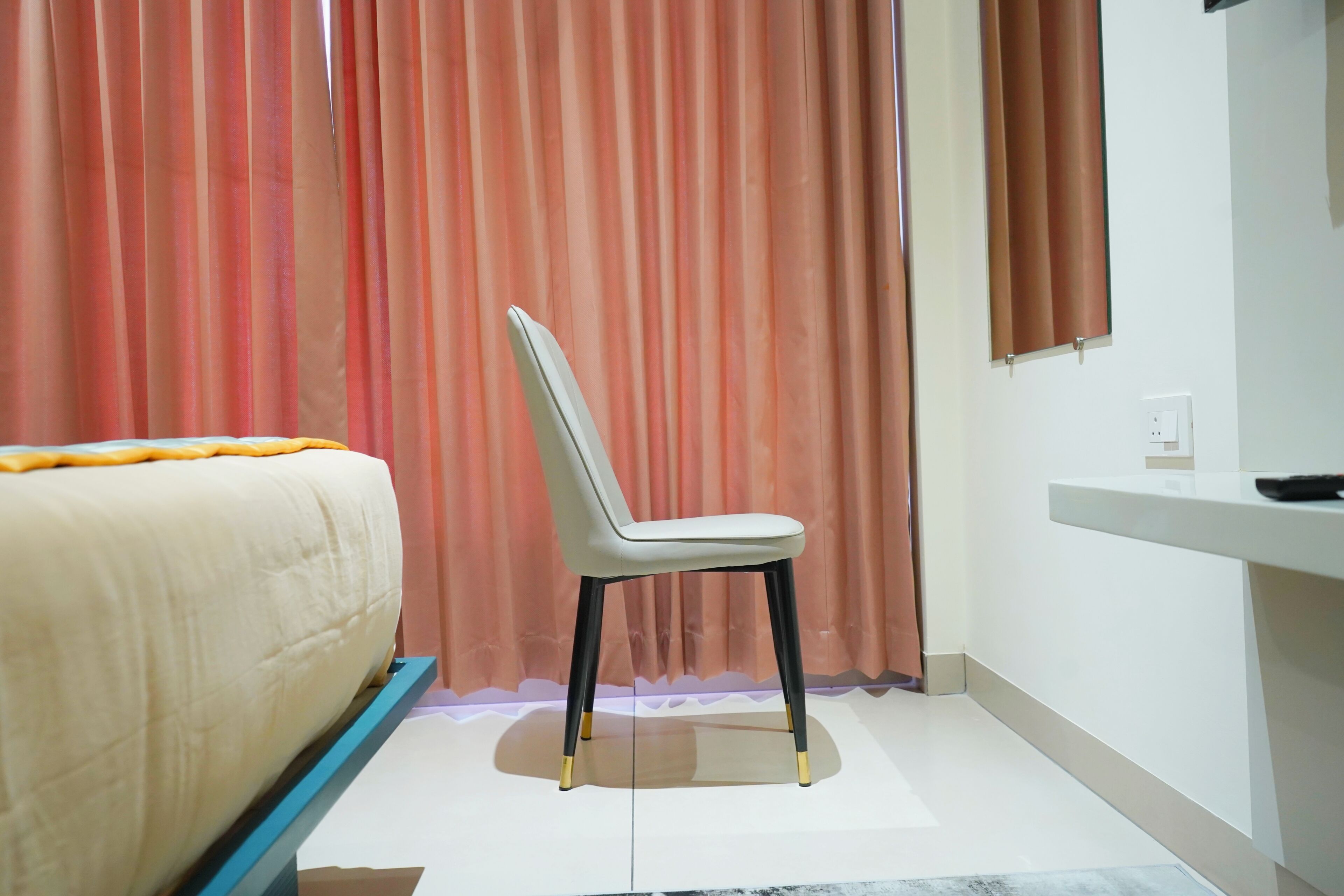 Premium Double Room, 1 King Bed, City View | Interior