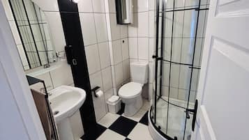 Classic-Vierbettzimmer, Strandblick | Badezimmer