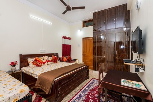 3BHK Air condition-Parking-Kitchen-Pet Friendly at Jaiswal Homestay