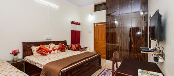 3BHK Air condition-Parking-Kitchen-Pet Friendly at Jaiswal Homestay