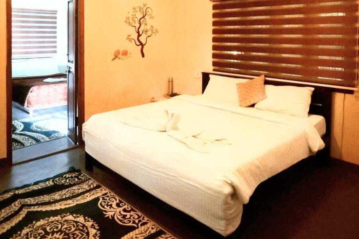 Roupas de cama premium, Wi-Fi de cortesia, roupa de cama