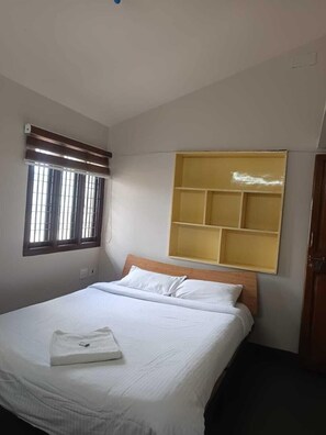 Free WiFi, bed sheets