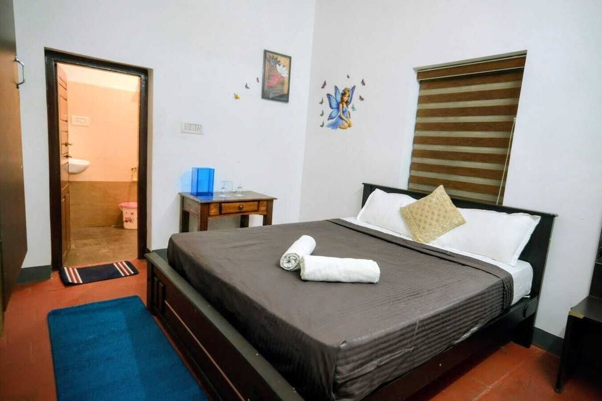 Roupas de cama premium, Wi-Fi de cortesia, roupa de cama