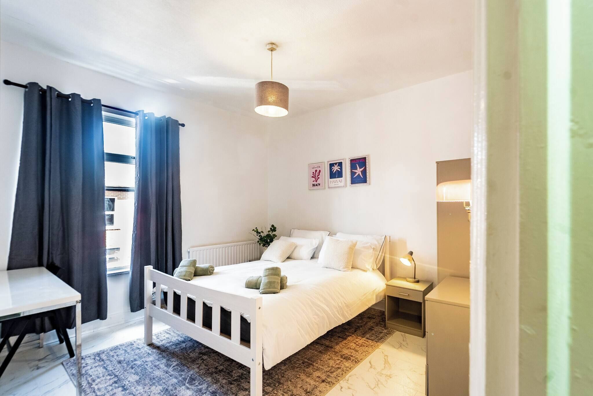 2 bedrooms, iron/ironing board, Internet, bed sheets