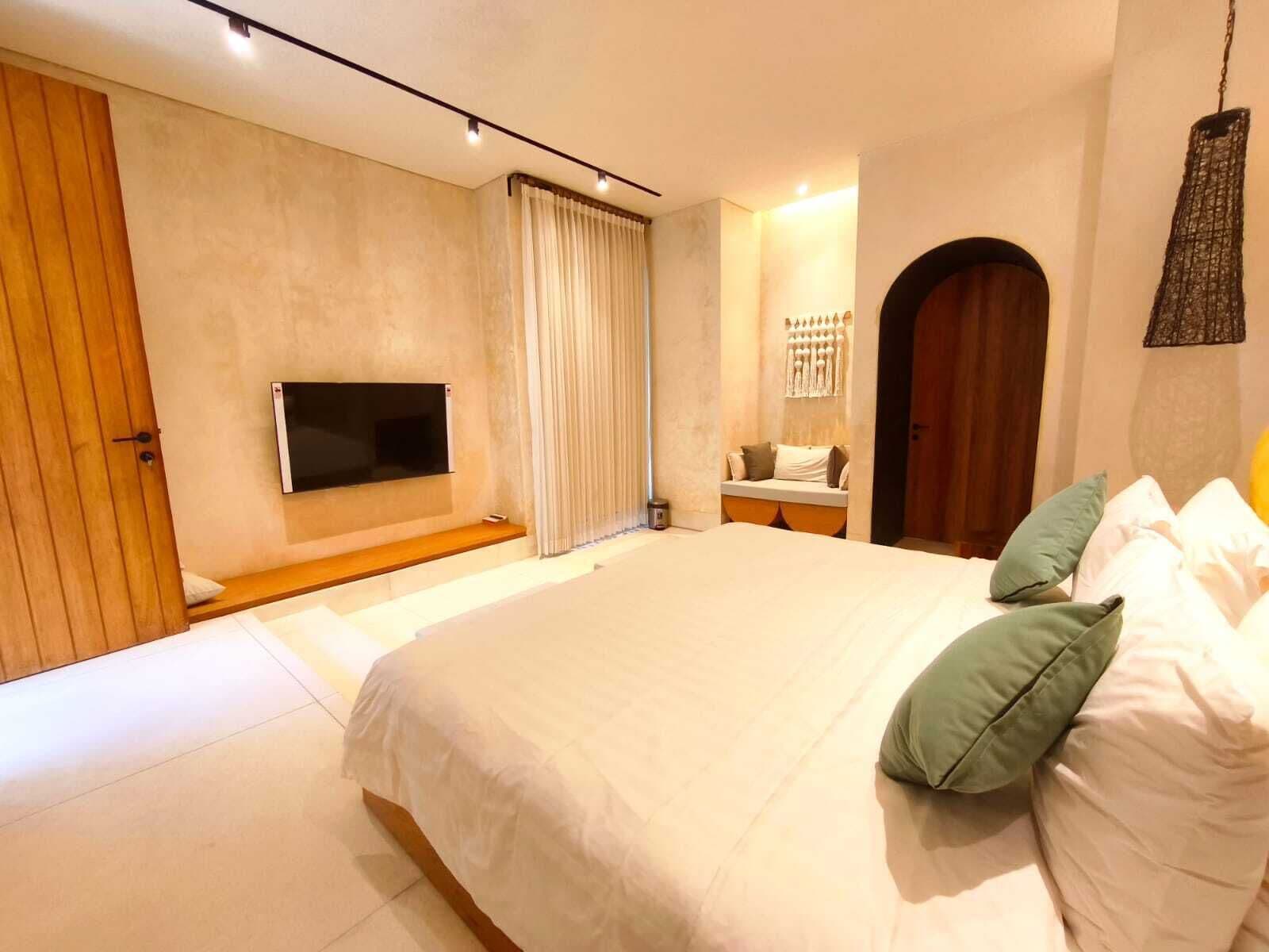 Basic Villa, 1 Bedroom, Pool View | Desk, free WiFi