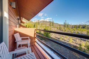 Property grounds - All-Season Base w/ Epic Views in Silverthorne! (Silverthorne)