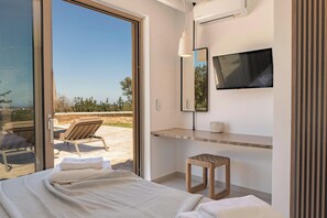 3 bedrooms, iron/ironing board, travel cot, free WiFi - Sunny Villa-Earthen Stone Gem by etouri (Rethymno)