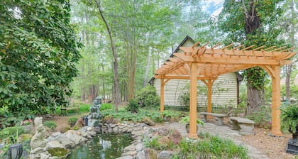Pool Access! Cozy Couple's Getaway in Kilmarnock