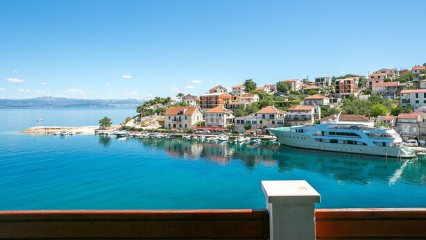 Marina - Alluring Apartment by the Sea (Stomorska)