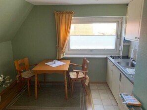 Dining - Country-style attic apartment, 37 sqm for up to 2 people - Nordgang 6 (Sylt-Ost)