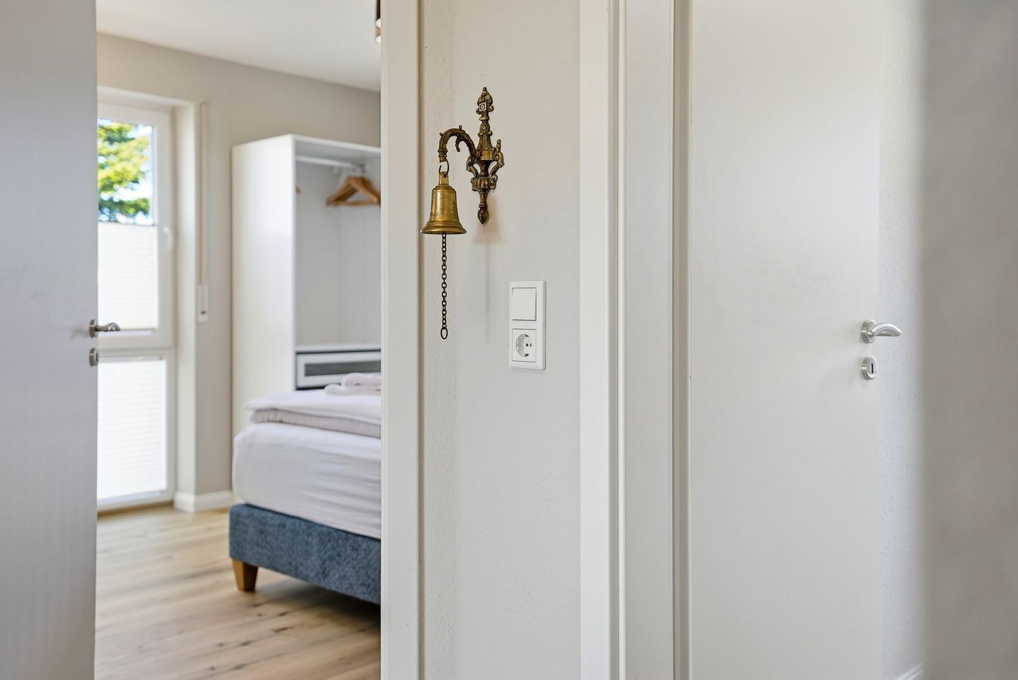 2 bedrooms, iron/ironing board, WiFi