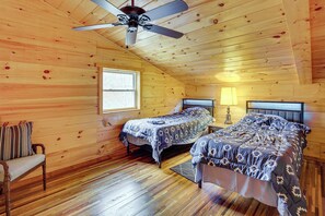 Room - Hike & Unwind - Quiet Wooded Getaway in Pikeville (Pikeville)