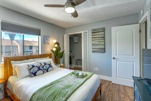 3 bedrooms, desk, iron/ironing board, Internet - Walk to Waves! PCB Resort Getaway w/ Game Room (Panama City Beach)