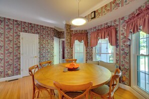 Dining - 4 Mi to Dale Hollow Lake! Countryside Retreat (Byrdstown)