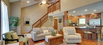 Hot Tub, Grills & Deck! Home Near Dale Hollow Lake