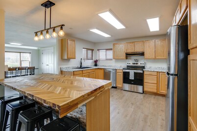 Modern + Spacious! Rural Home By Heise Hot Springs