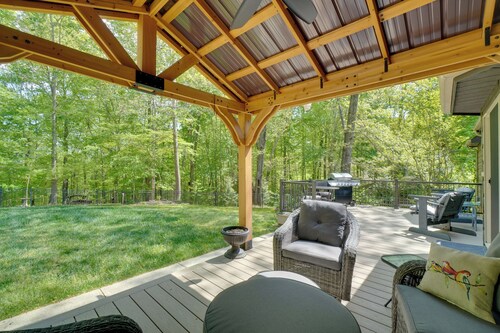 Dale Hollow Hideaway: Fire Pit, Deck, Boat Parking