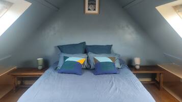 1 dormitorio, tabla de planchar con plancha, Internet