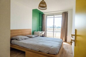 1 bedroom, free WiFi - Private Room in a Shared Apartment – Bron (Bron)