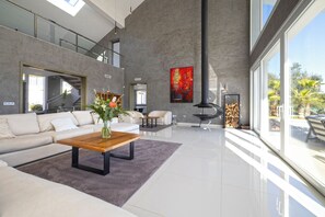 Living area - La Casa de Ragnar
Luxury villa East Marbella
Heated Pool (Ojén)