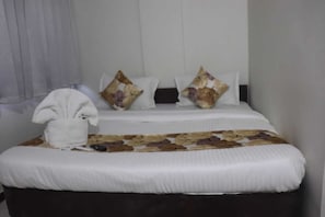 Deluxe Room | Free WiFi - Hotel Savera Inn (Ahmedabad)