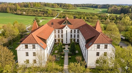 Comfort Quadruple Room, Garden View | Exterior. Hotel zur Lichtenburg