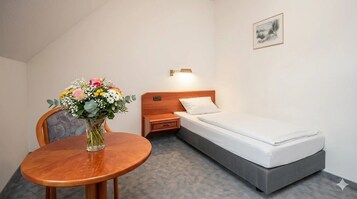 Quarto solteiro standard, vista para o jardim