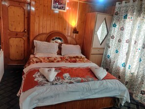 Quarto casal luxo, vista para a montanha | Wi-Fi de cortesia