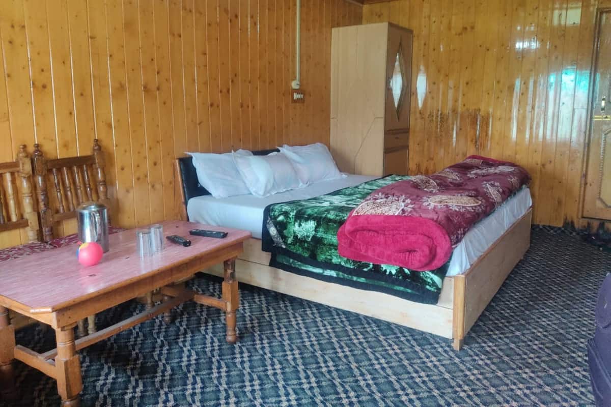 Deluxe Double Room, Mountain View | Meja, Wi-fi percuma 