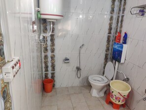 Bathroom - Roseland Ski Institute Rd (Gulmarg)