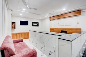 Lobby - Super Townhouse Oak Public Garden (Warangal)