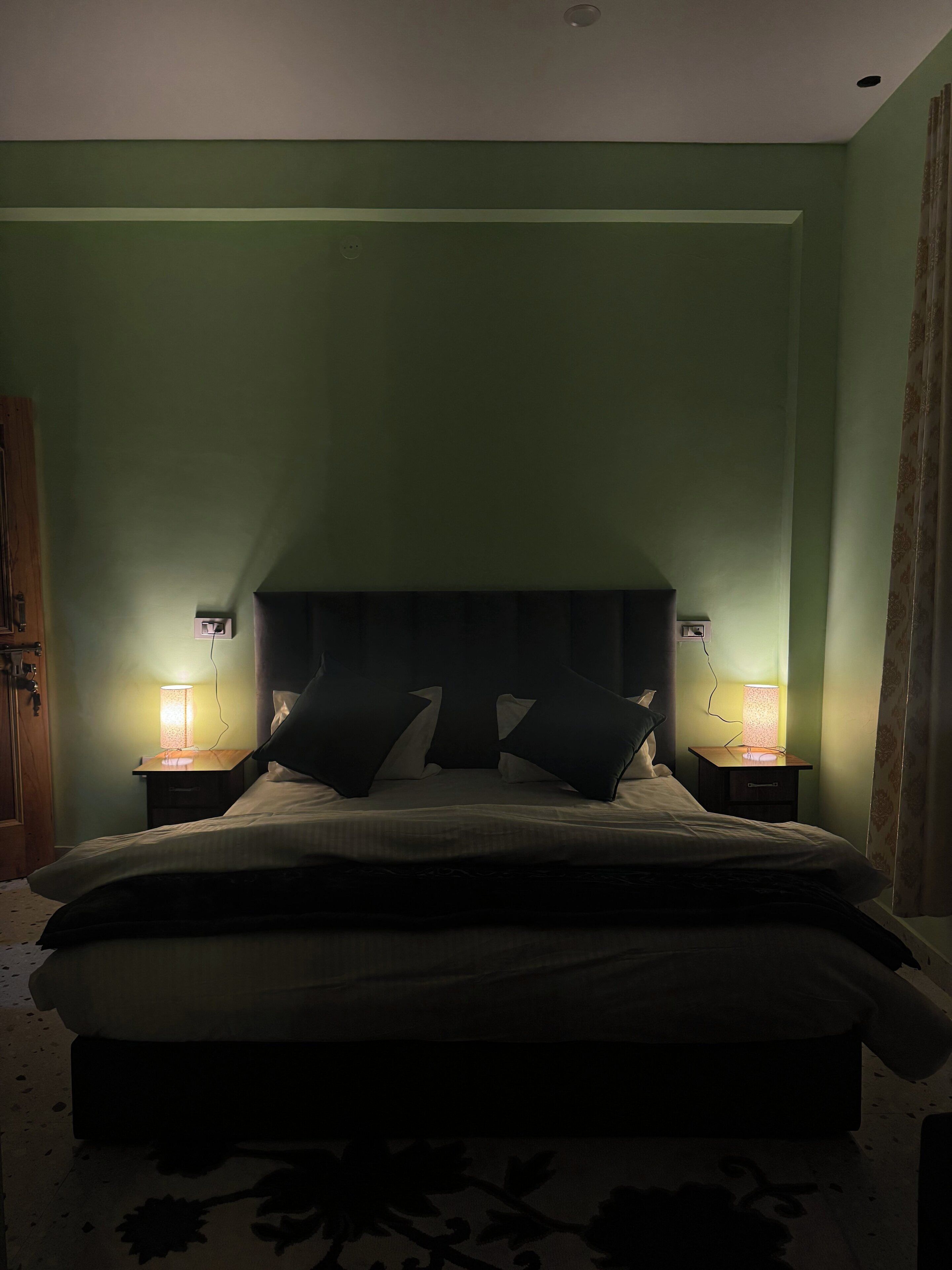 Kahden hengen huone (yksi tai kaksi sänkyä), parveke, vuoristonäköala