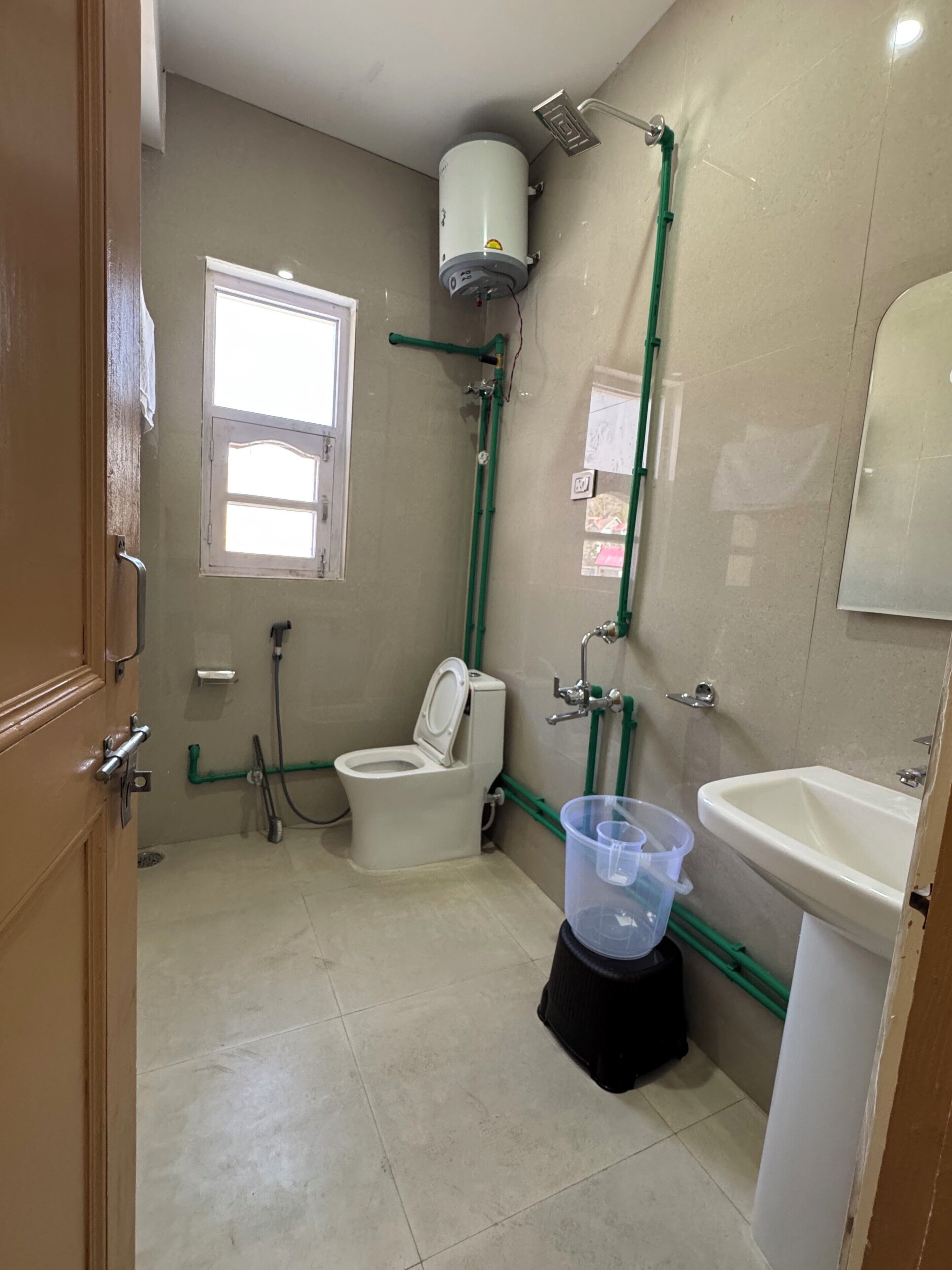 Kamer, 1 twee- of 2 eenpersoonsbedden, balkon, uitzicht op bergen | Badkamer