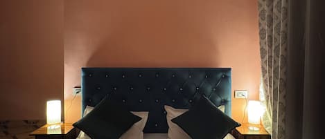 Chambre Standard | Bureau, espace de travail pour ordinateurs portables