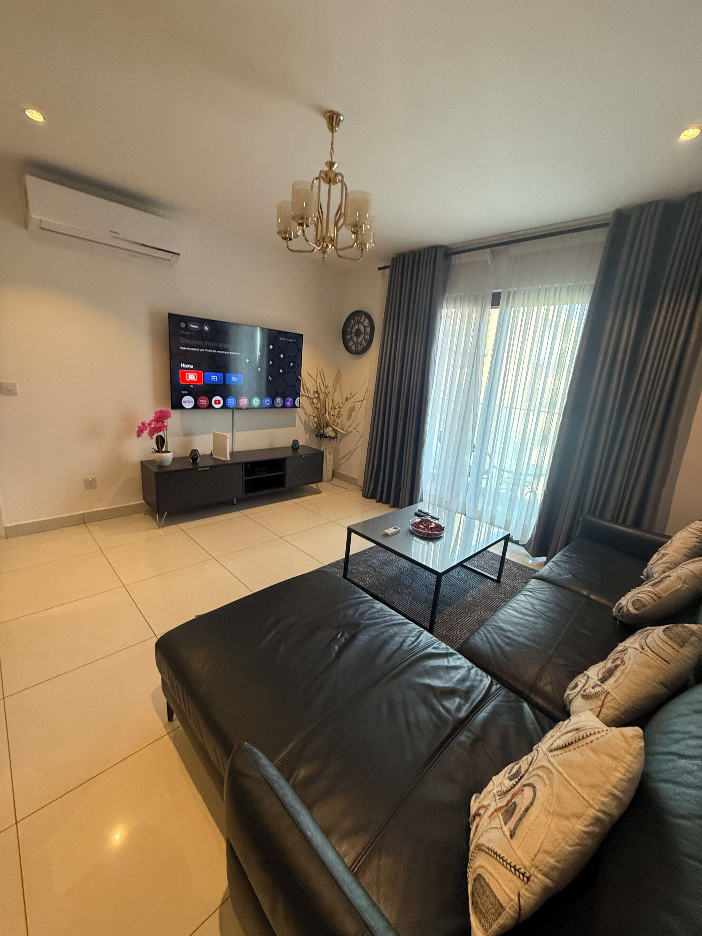 Comfort Apartment, Balcony, Garden View | Living area