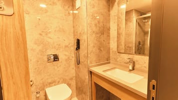 Deluxe Double Room, City View | Bathroom