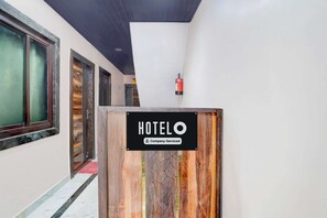 Lobby - Super Hotel O Tedhi Bazaar (Ayodhya)