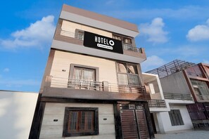 Exterior - Super Hotel O Tedhi Bazaar (Ayodhya)