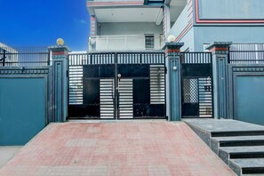 Exterior - Super Collection O IGKC Multispecialty Hospital (Bhubaneswar)